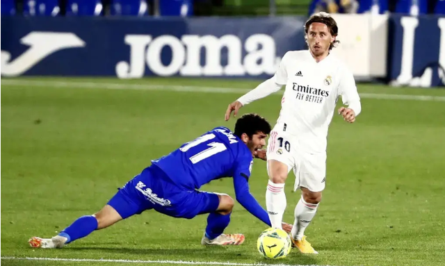 今年比赛中 今年比赛中