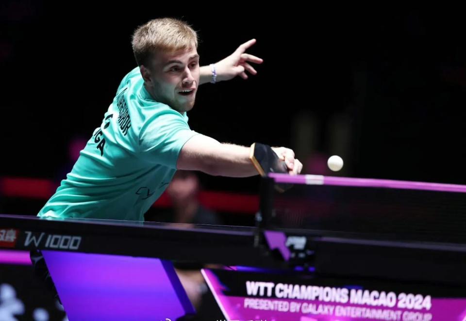 被进一步抬 被进一步抬